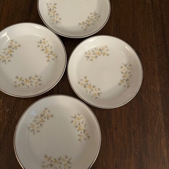 Crown Victoria - Carolyn - coasters - set of 4 - Picture 2 of 4